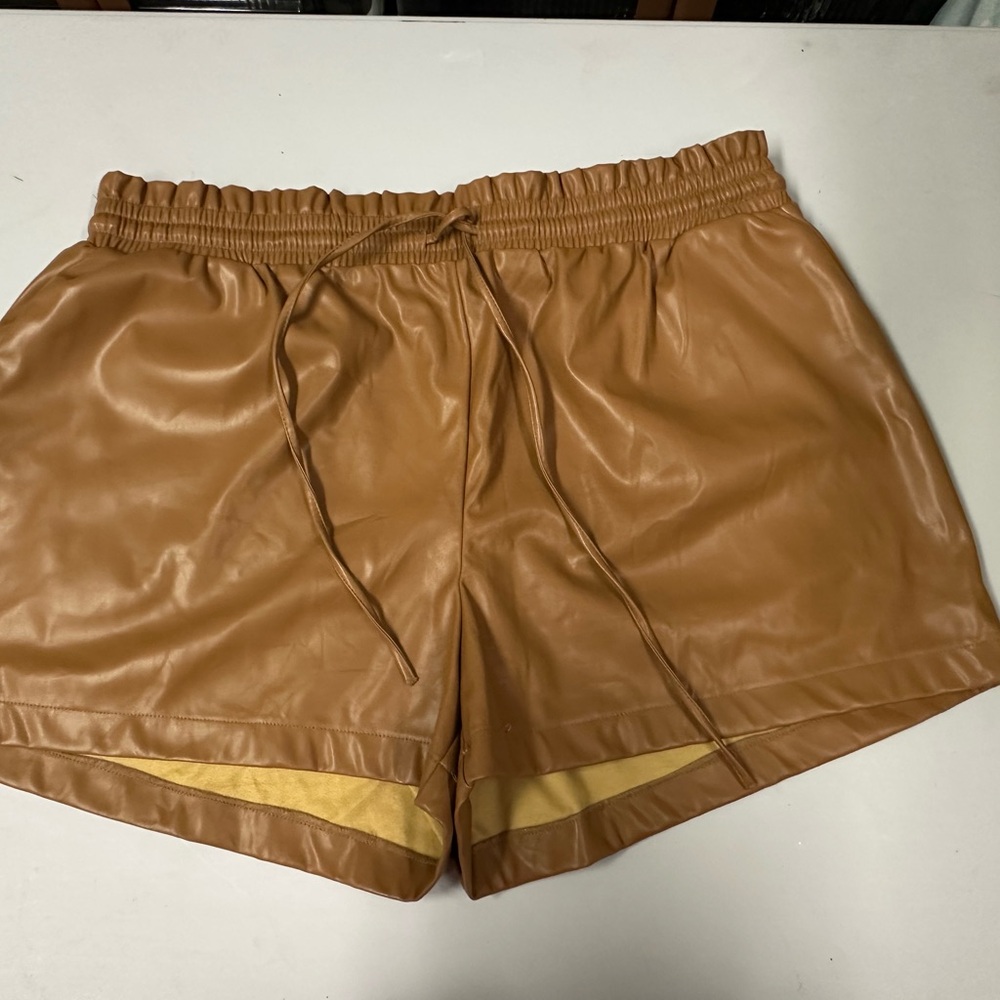 Brown faux leather shorts with lining
